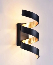 Wall lamp